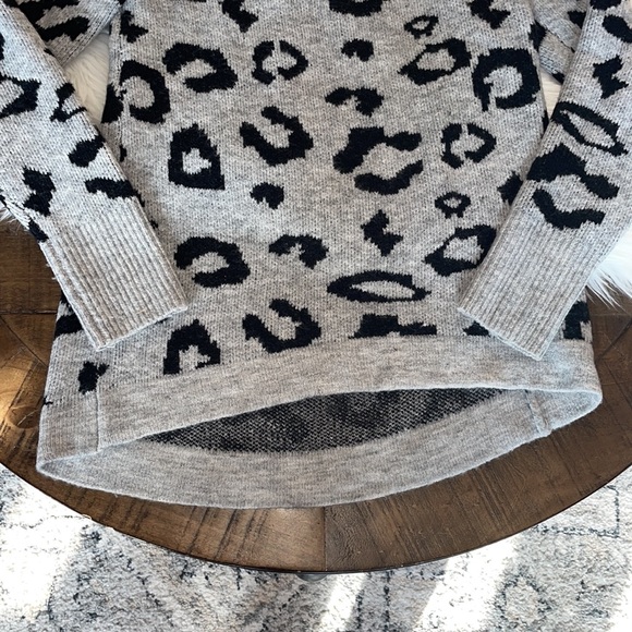 Abercrombie Zip Crew neck sweater, Size XS - Picture 4 of 4